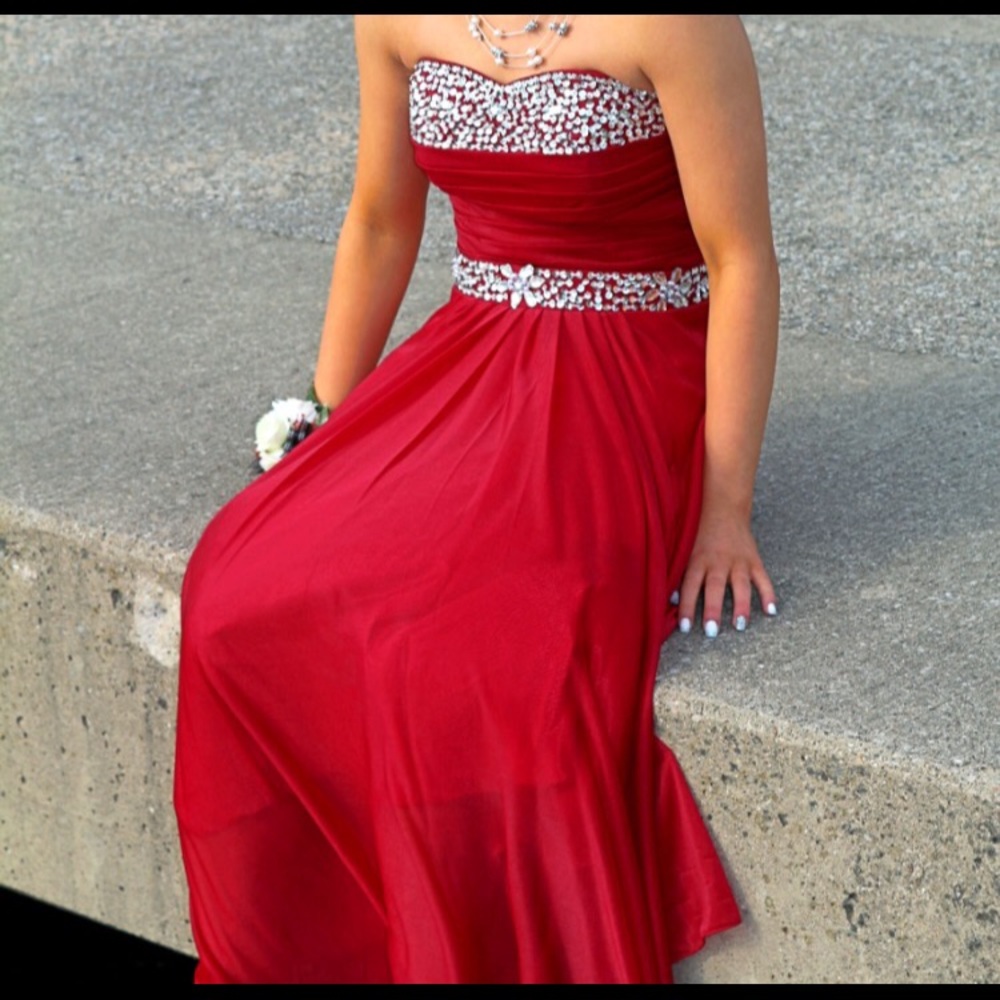 Red homecoming/prom dress. Size 3